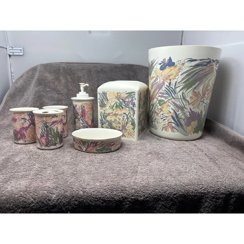 Vintage Saturday Knight Radiance 7-Pc Ceramic Bathroom Set Japan Floral